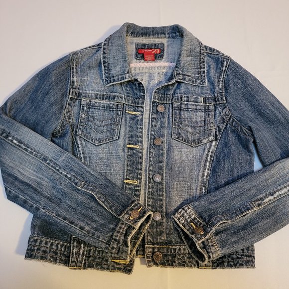 21 Distressed Jean Jacket - Picture 3 of 13
